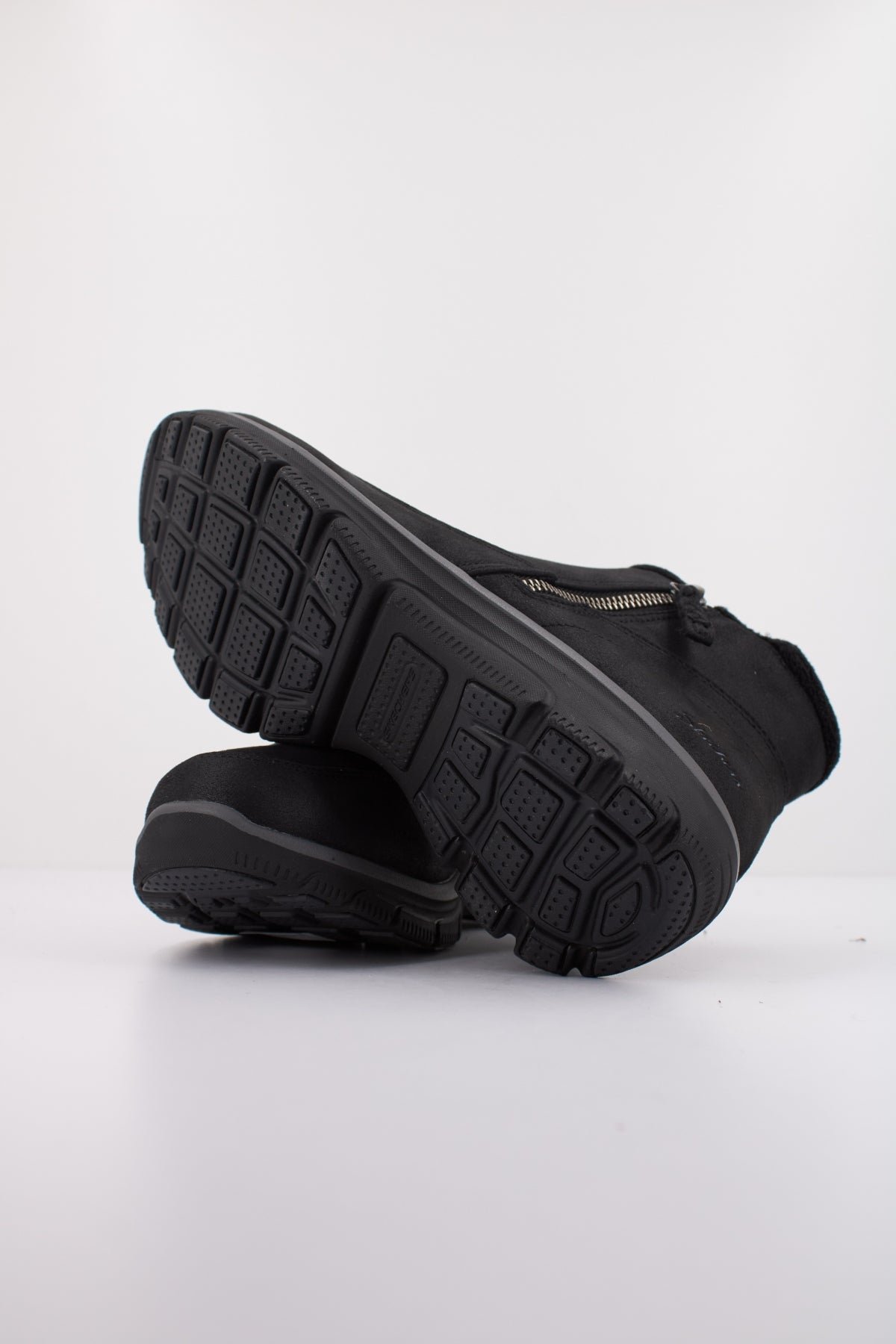 SKECHERS EASY GOING INTO FALL en color NEGRO  (5)