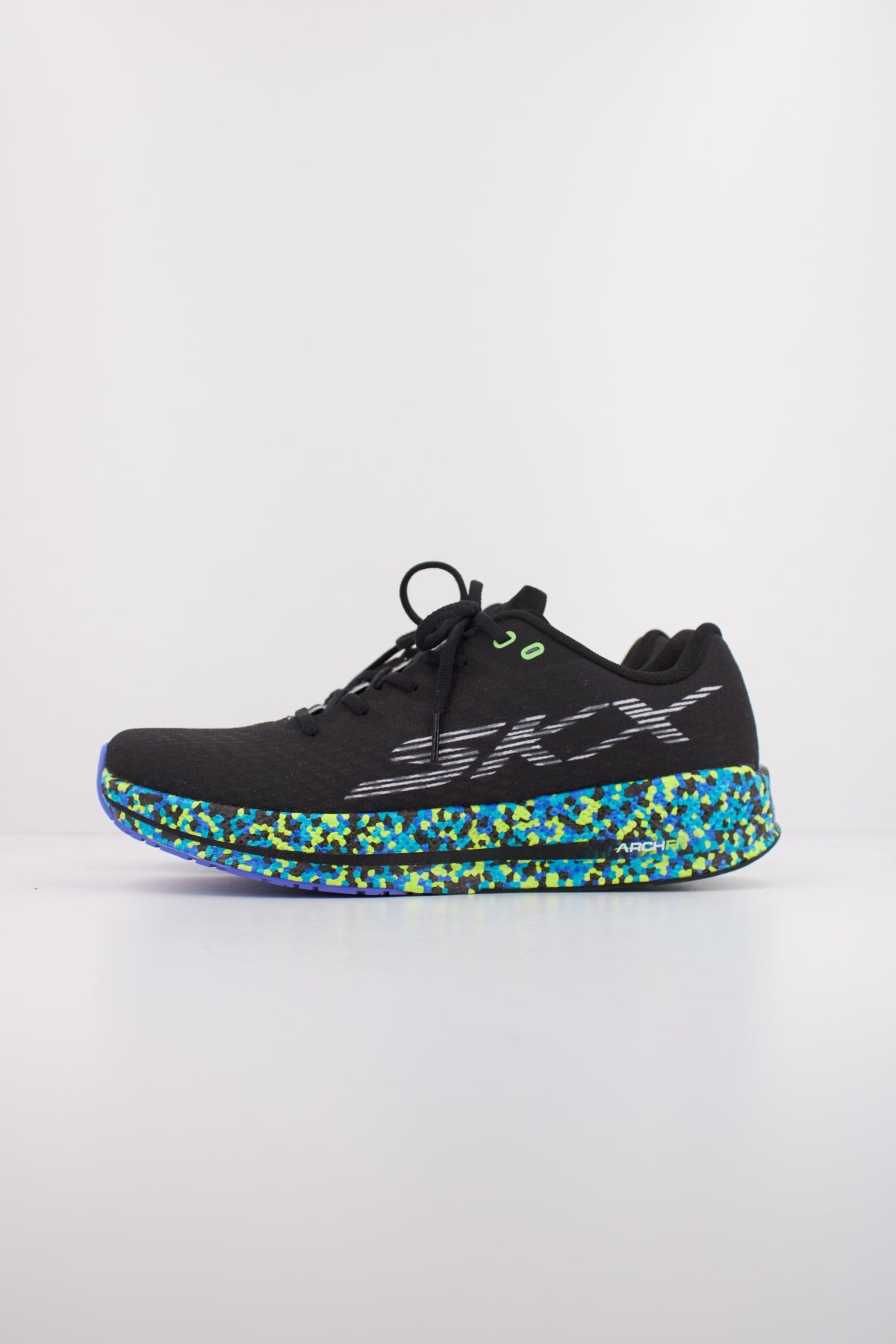 SKECHERS GO RUN RAZOR  en color NEGRO  (1)