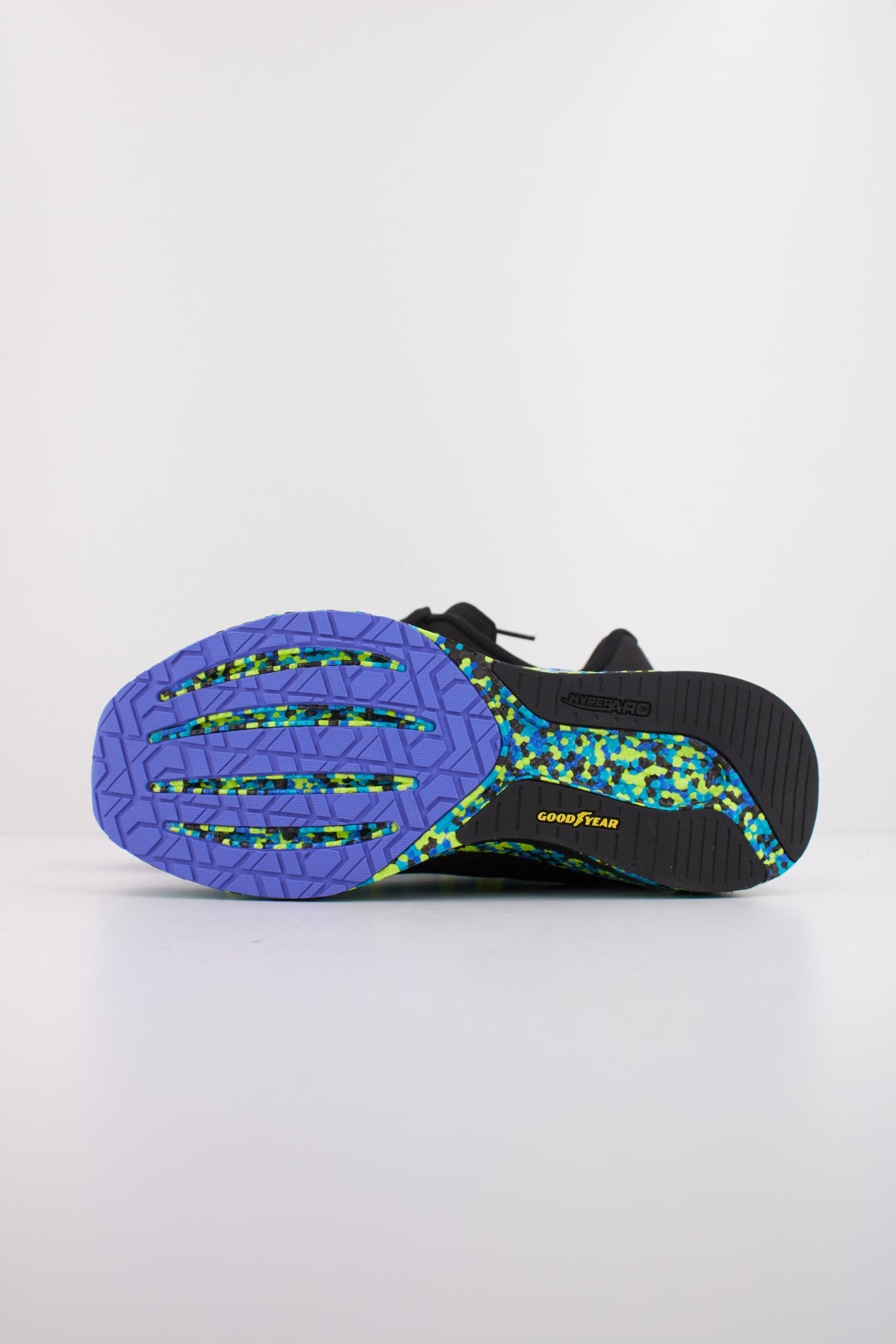 SKECHERS GO RUN RAZOR  en color NEGRO  (5)