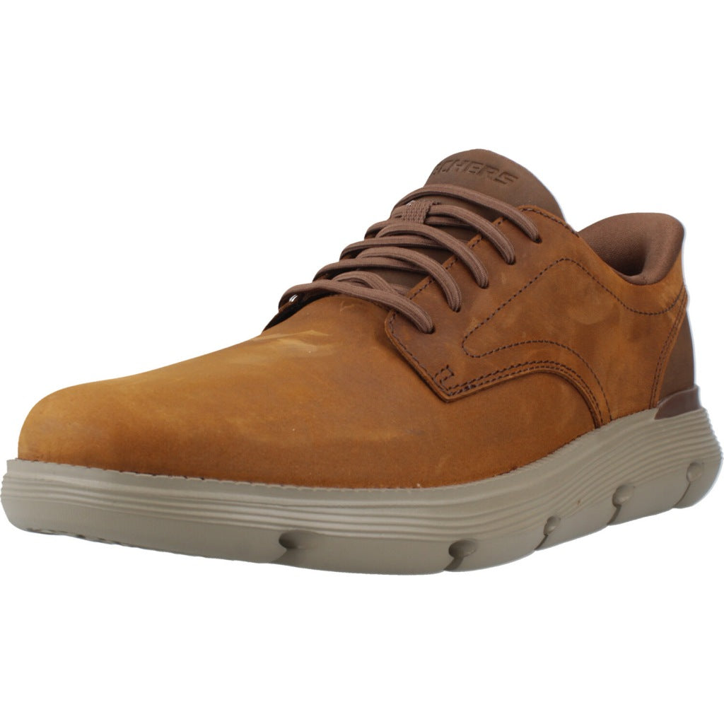 SKECHERS GARZA - DURAN en color MARRON  (1)