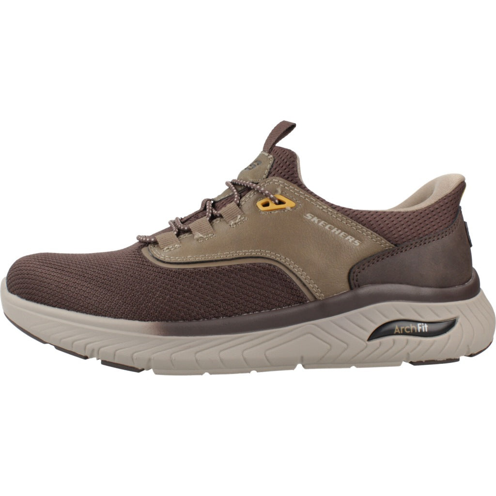 SKECHERS SLIP-INS ARCH FIT CROSSER - CHOZEN en color MARRON  (2)