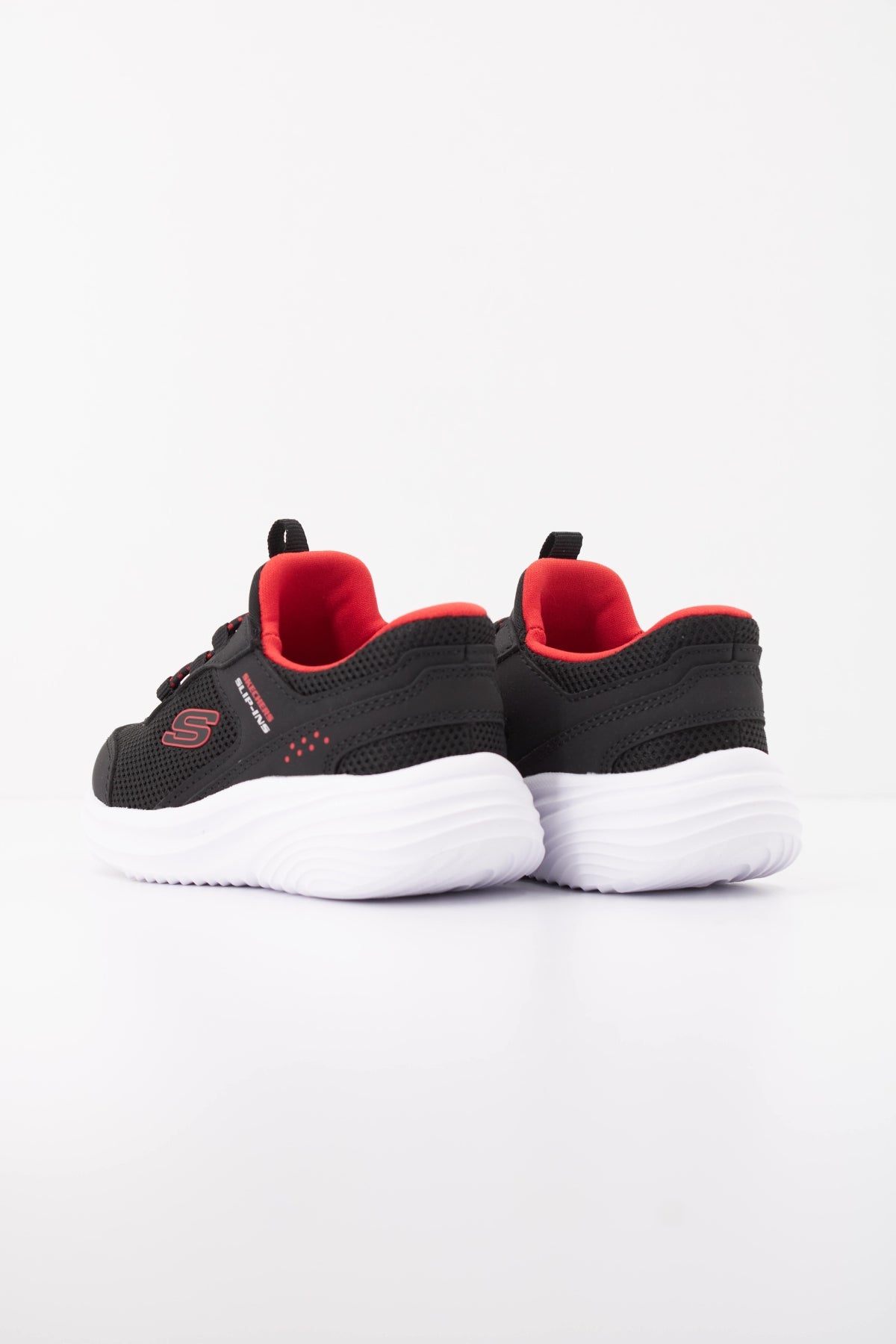 SKECHERS N en color NEGRO  (4)