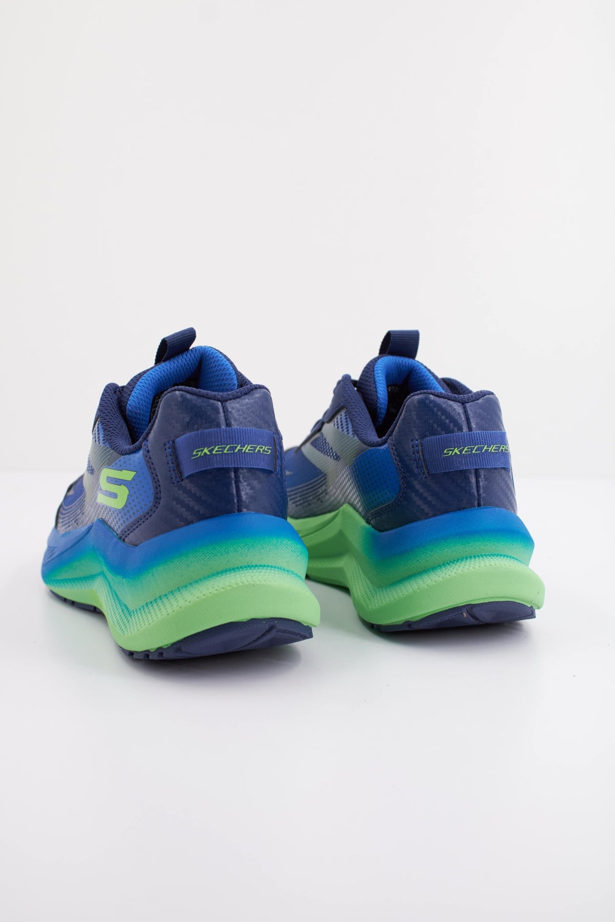 SKECHERS MAX CUSHIONING ASCENDER en color AZUL  (4)