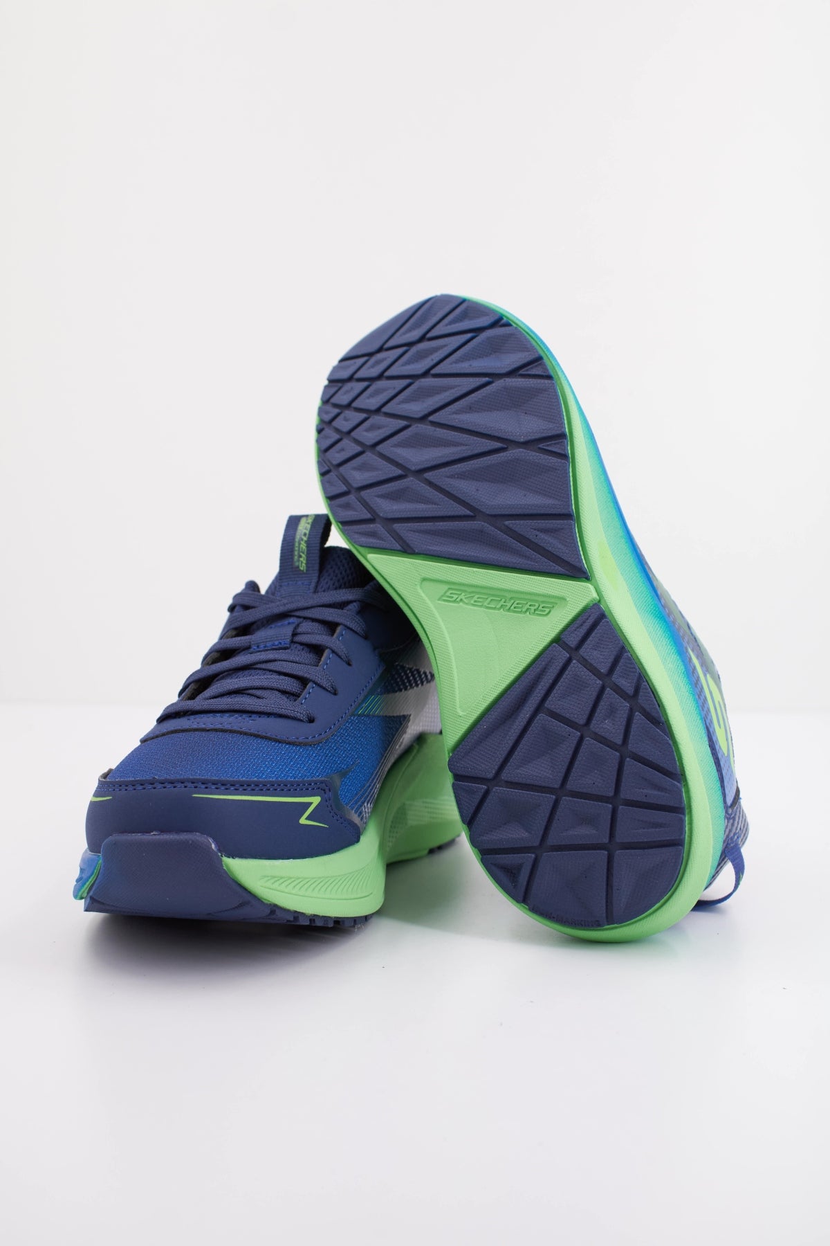 SKECHERS MAX CUSHIONING ASCENDER en color AZUL  (5)