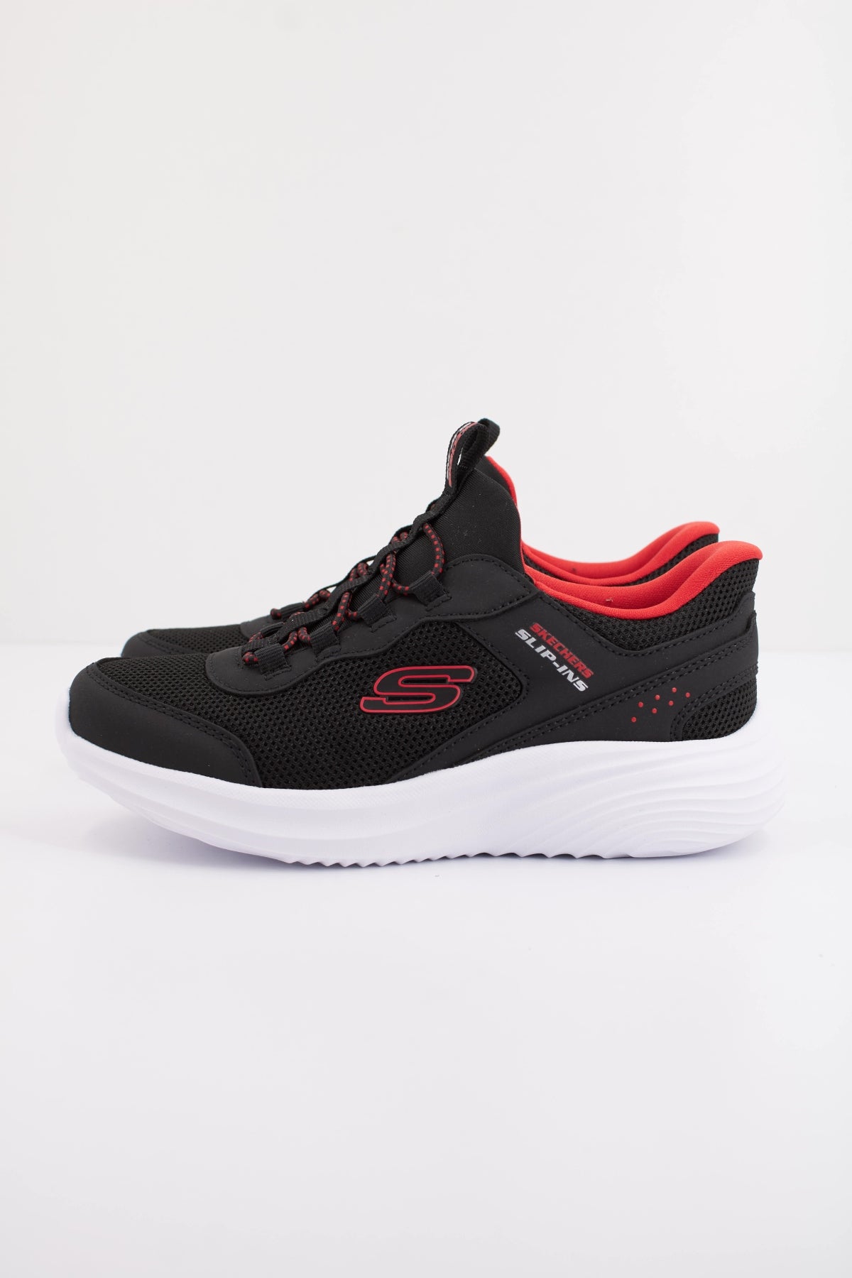 SKECHERS BOUNDER PRO en color NEGRO  (1)