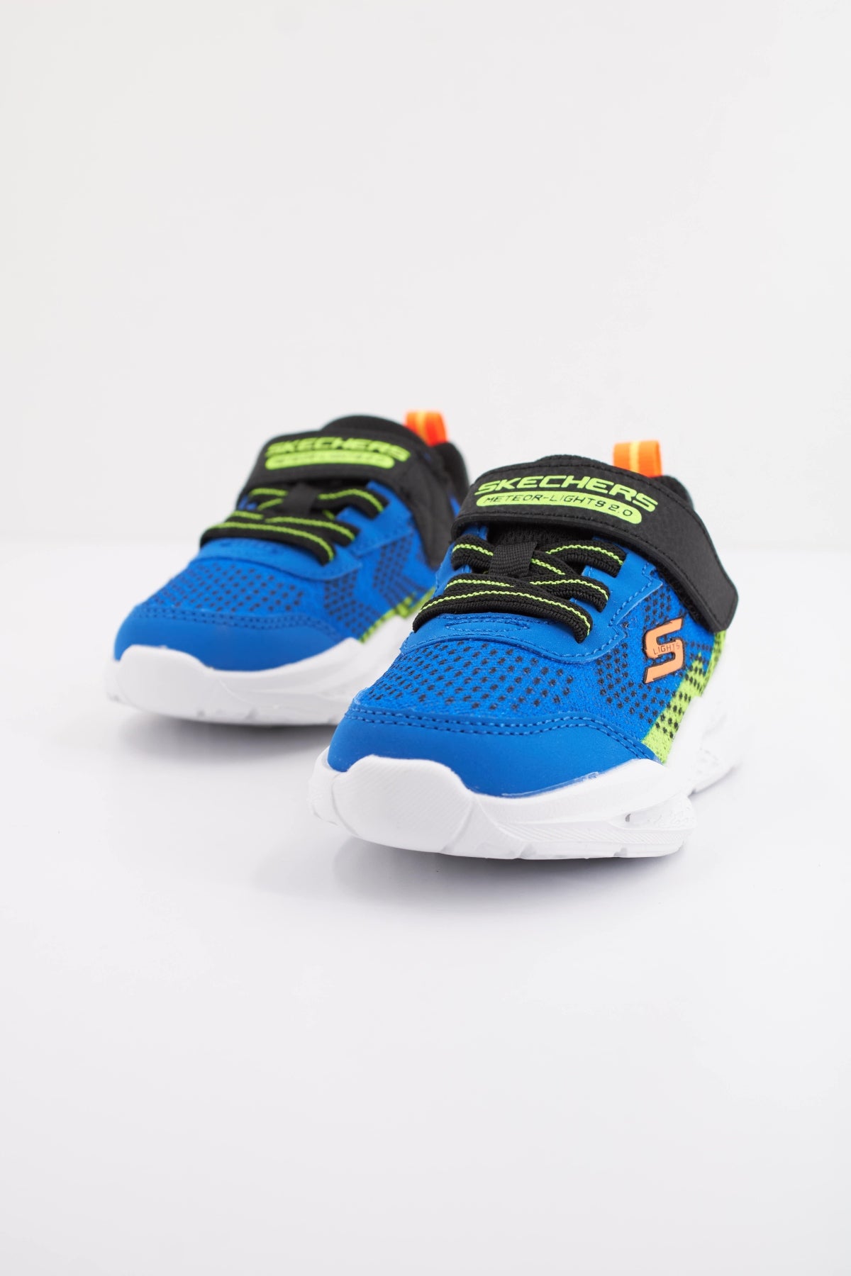 SKECHERS METEOR LIGHTS en color AZUL  (2)