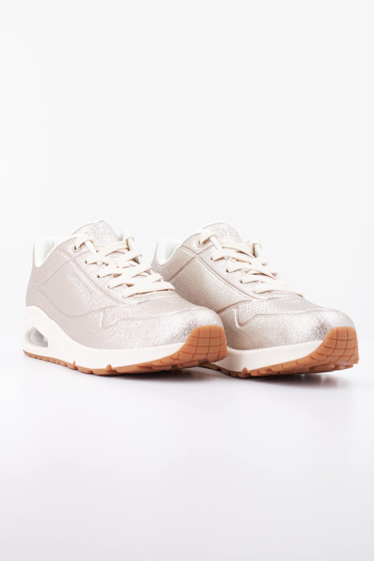SKECHERS UNO SHININ BRIGHT en color PLATA  (2)