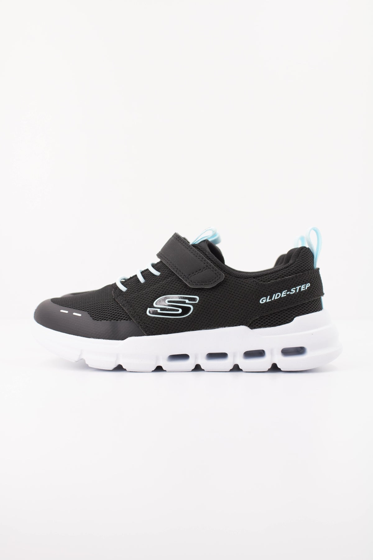 SKECHERS L  en color NEGRO  (1)