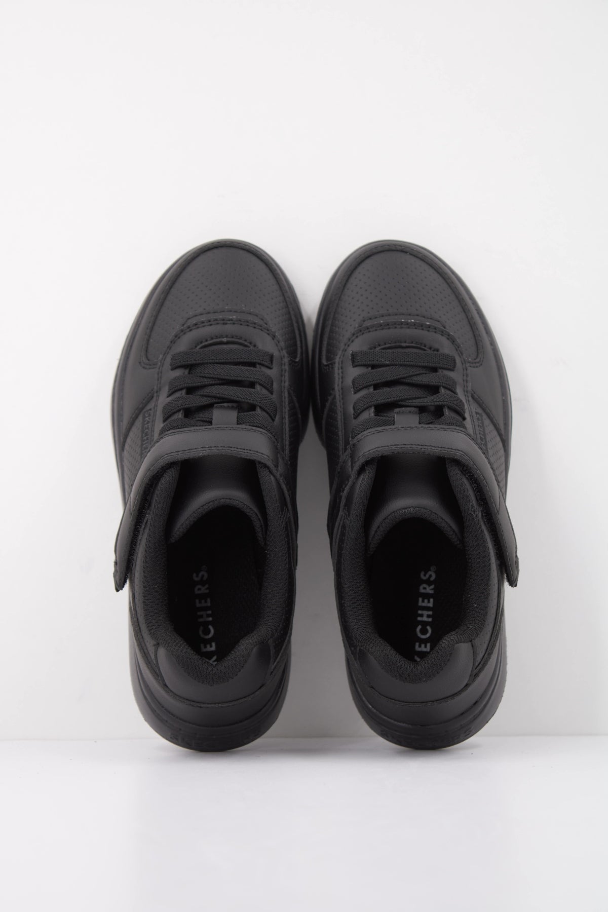 SKECHERS L  en color NEGRO  (3)