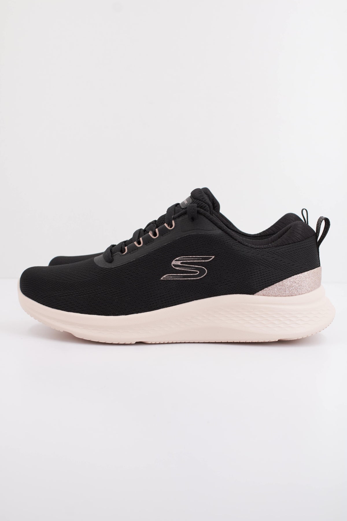 SKECHERS LITE PRO . BRILLIAN en color NEGRO  (1)