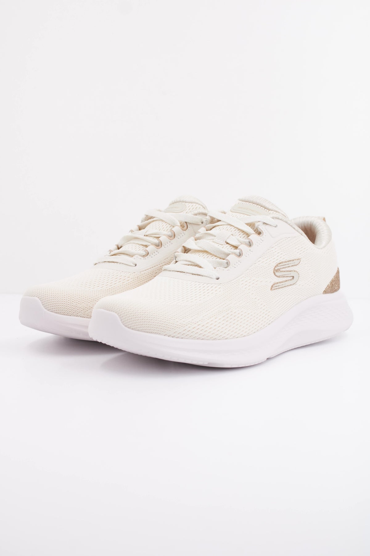 SKECHERS LITE PRO . BRILLIAN en color BLANCO  (2)
