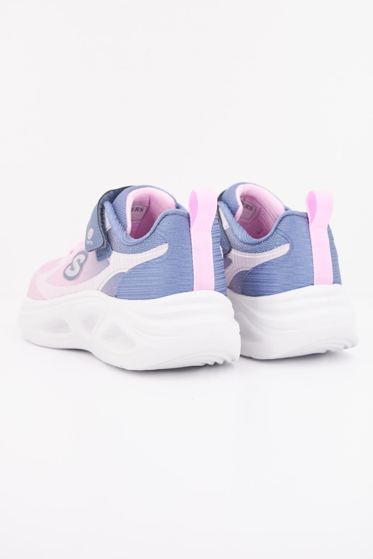 SKECHERS SOLA GLOW . en color ROSA  (4)
