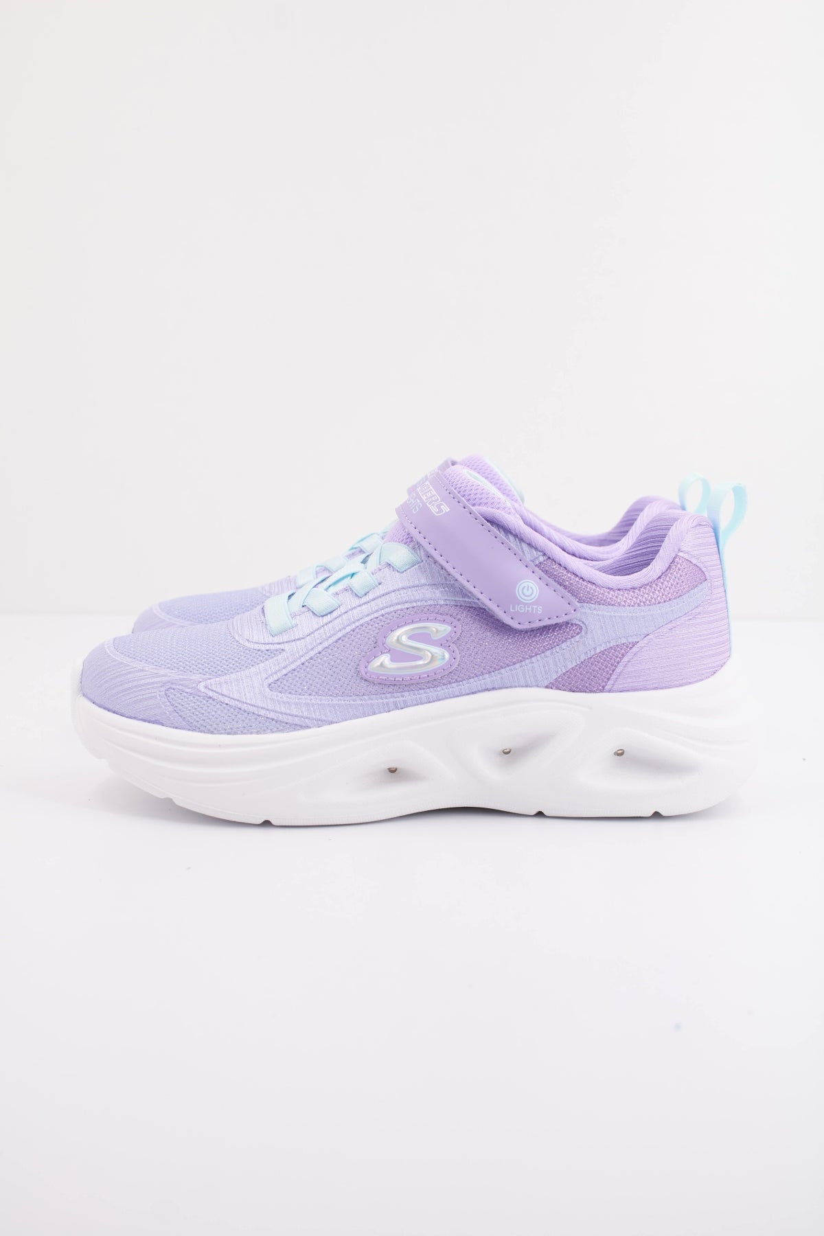 SKECHERS SOLA GLOW . en color VIOLETA  (1)