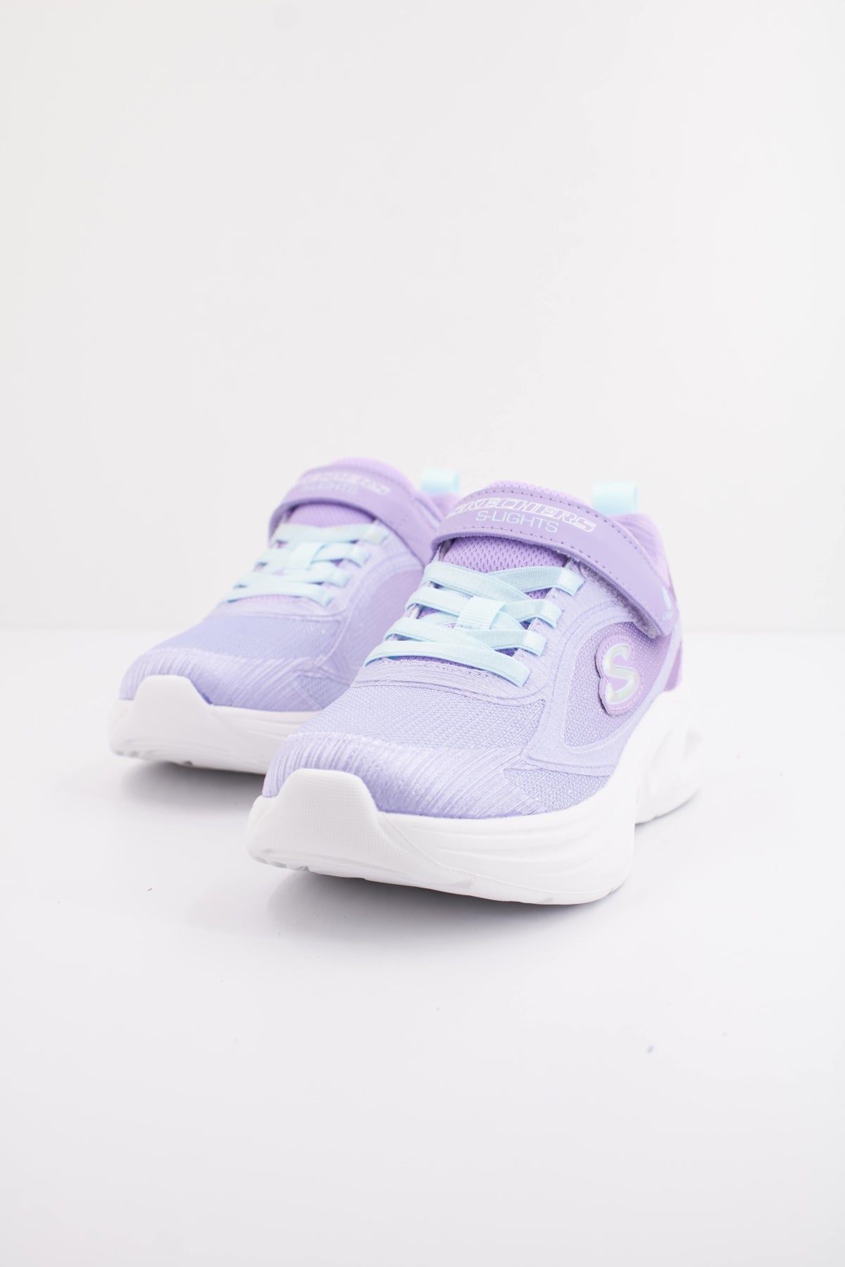SKECHERS SOLA GLOW . en color VIOLETA  (2)