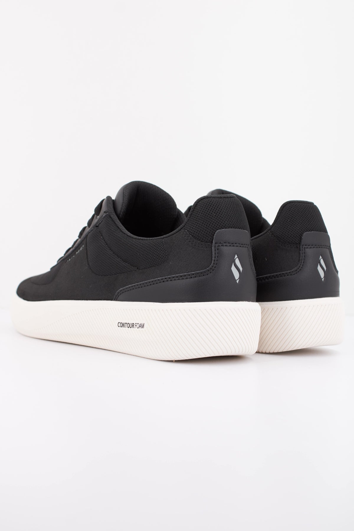 SKECHERS ARCH FIT COURT BREAK COMODO en color NEGRO  (4)