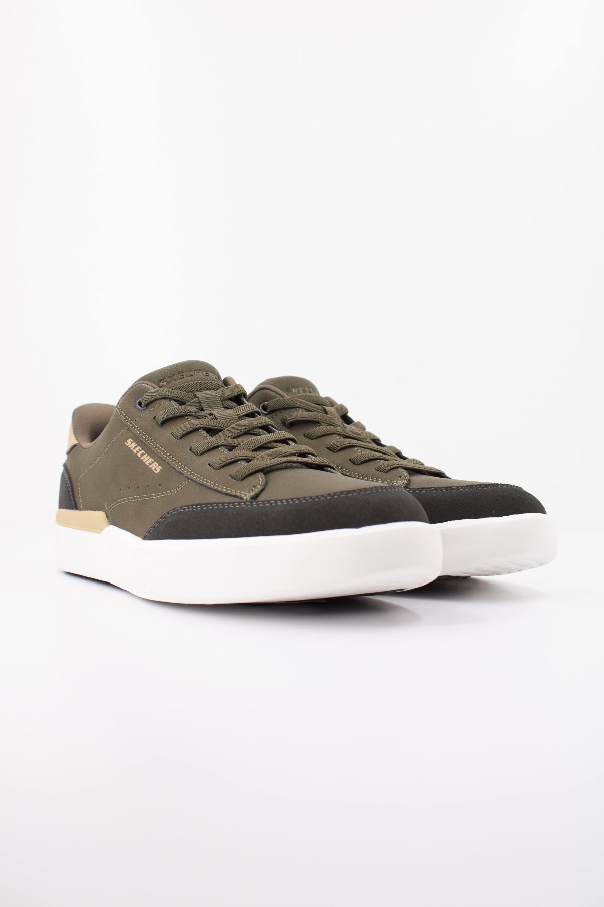 SKECHERS S VERLOMA RADICAL en color VERDE  (2)