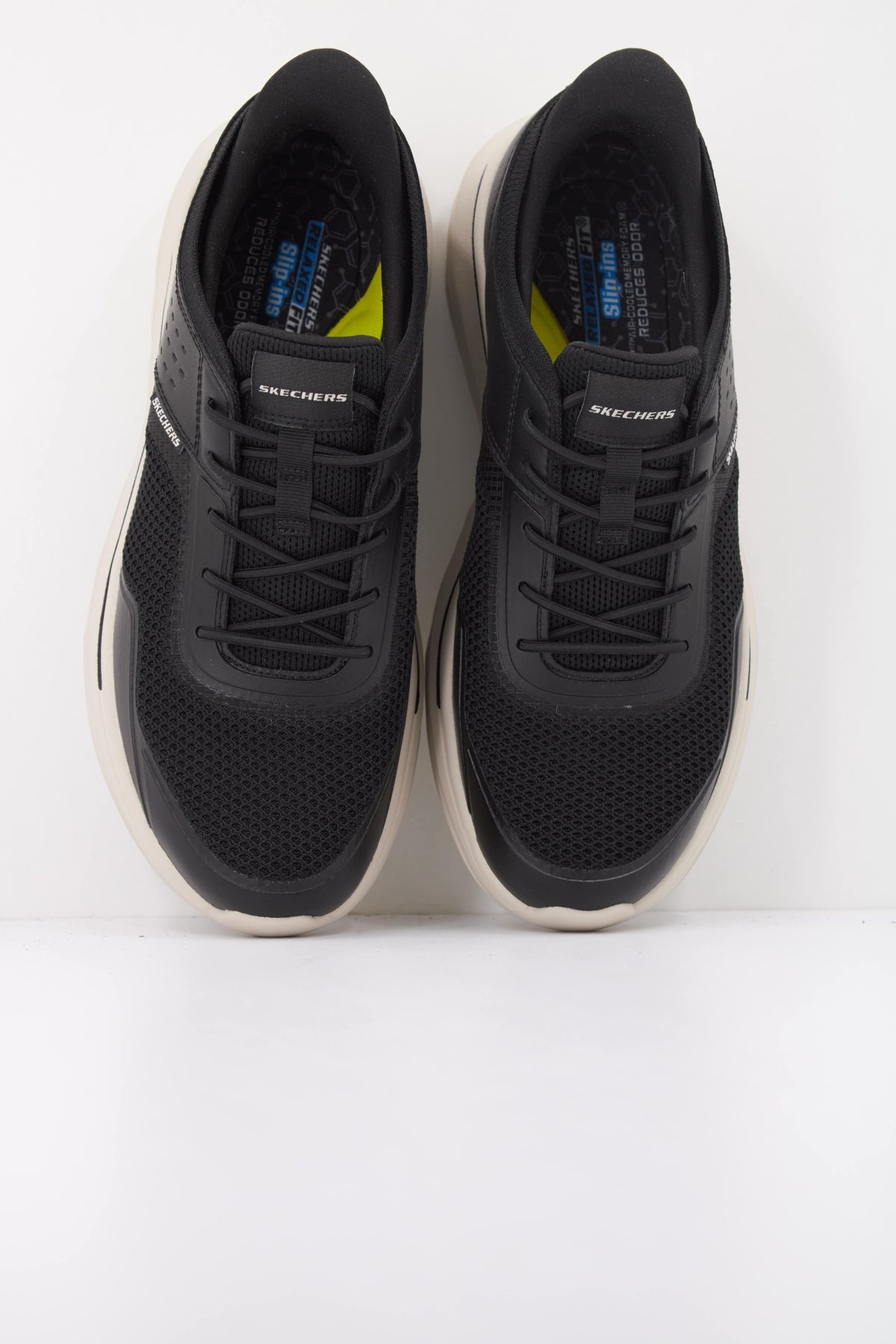 SKECHERS  NEVARRO TAVO  en color NEGRO  (3)