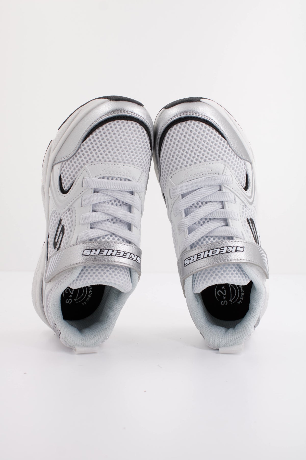 SKECHERS RETRO GRAPH en color BLANCO  (3)