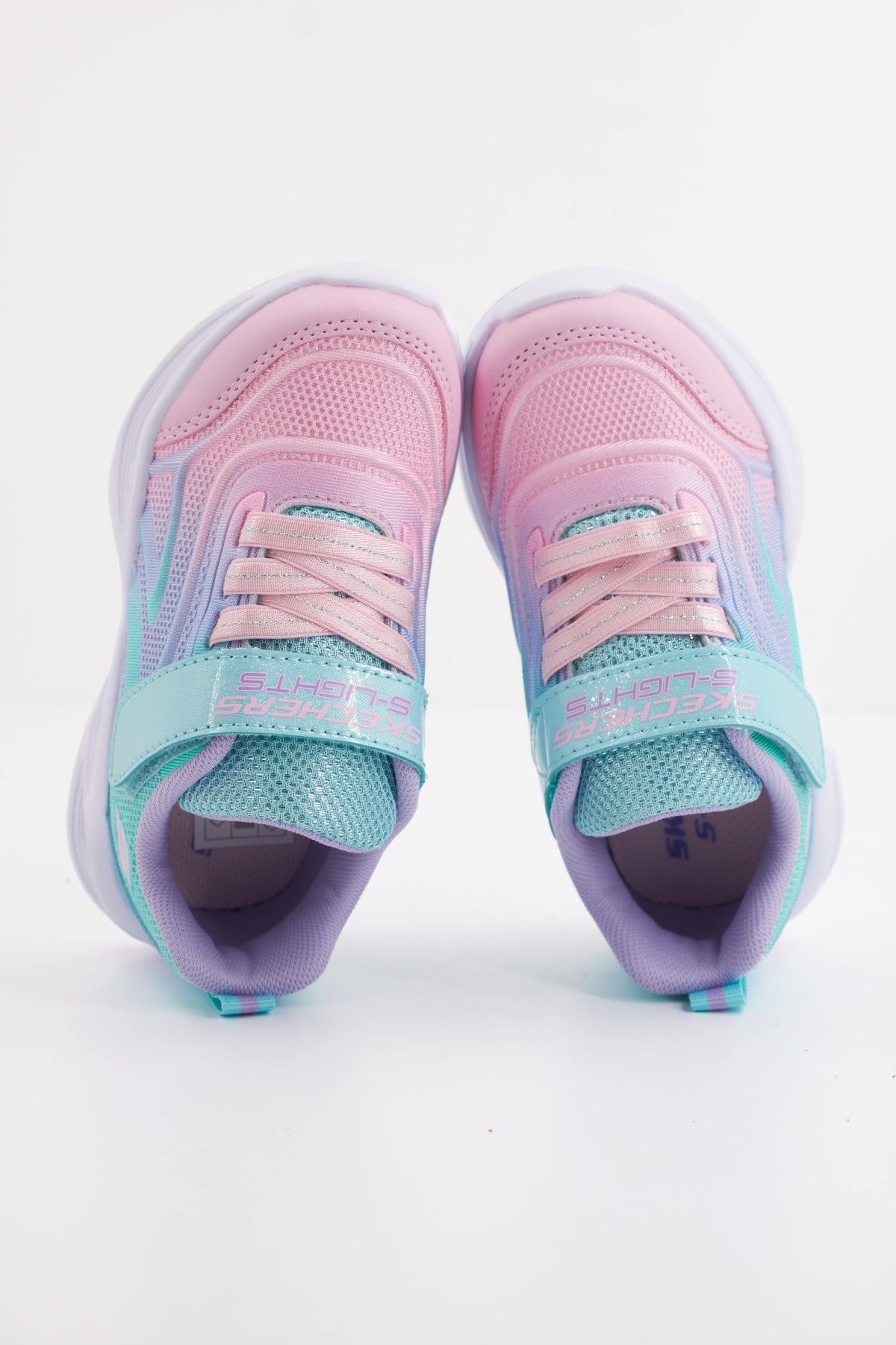 SKECHERS SOLA GLOW en color MULTICOLOR  (3)
