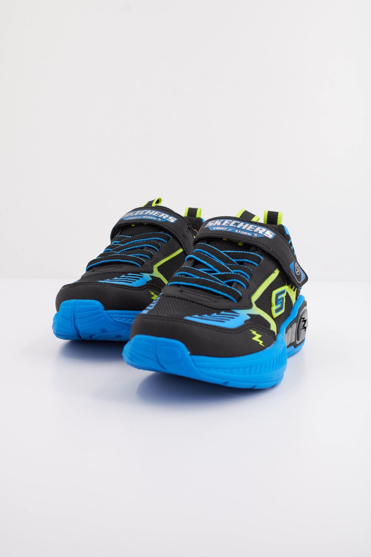 SKECHERS LIGHT STORM  en color NEGRO  (2)