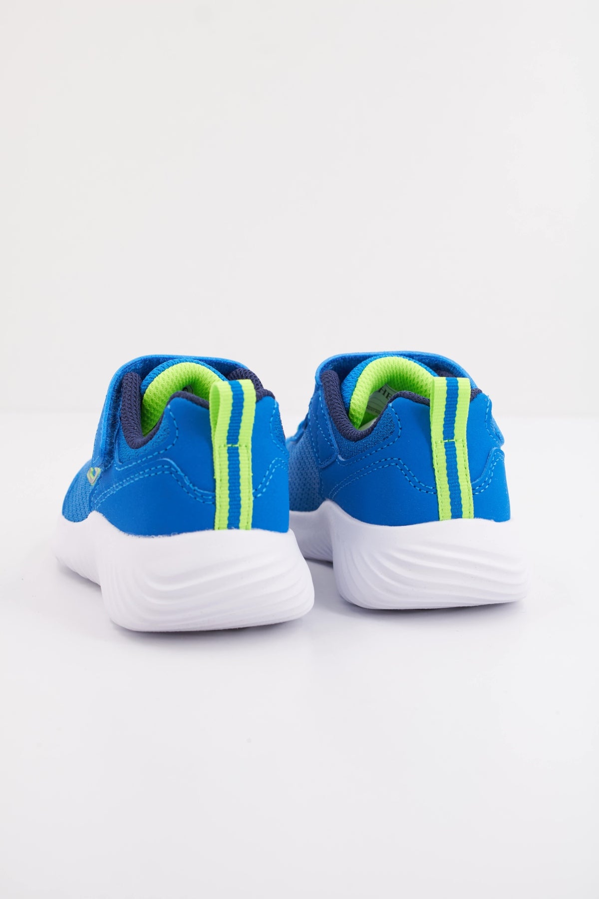 SKECHERS BOUNDER TECHROX en color AZUL  (4)