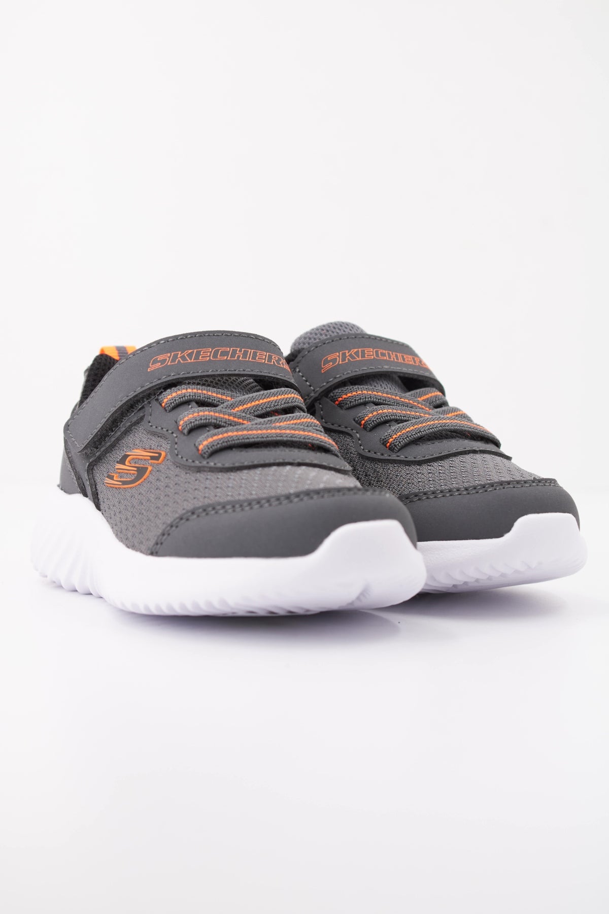 SKECHERS BOUNDER TECHROX en color GRIS  (2)