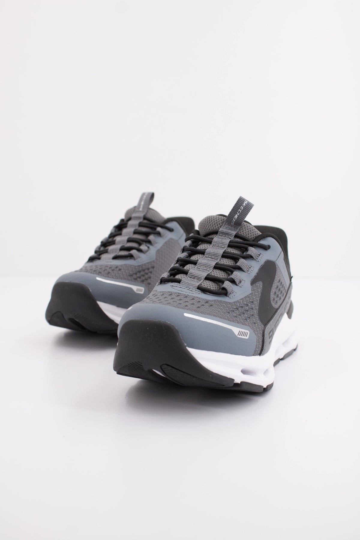 SKECHERS GLIDE STEP PLUS VISTA LANE en color GRIS  (2)