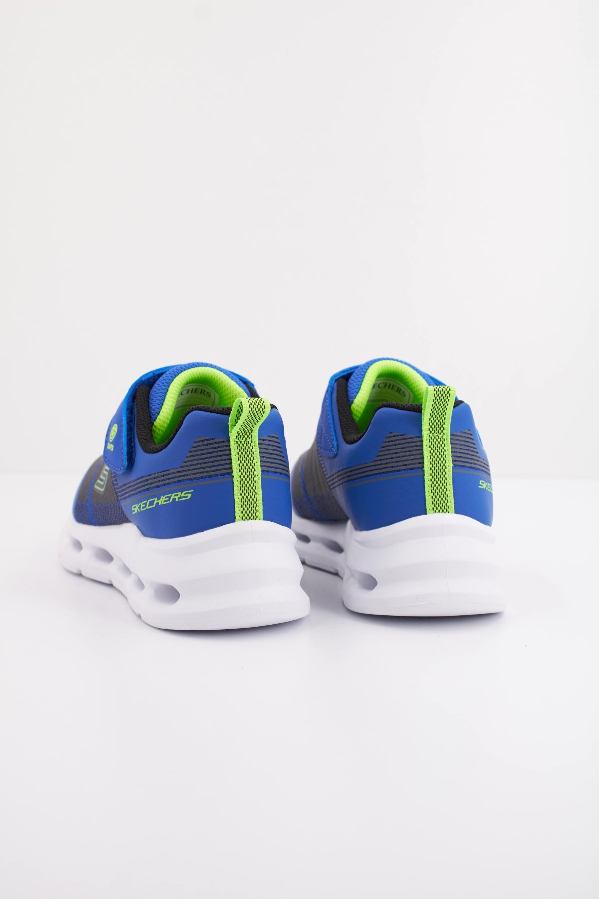 SKECHERS GLIDE STEP LIGHT en color AZUL  (4)