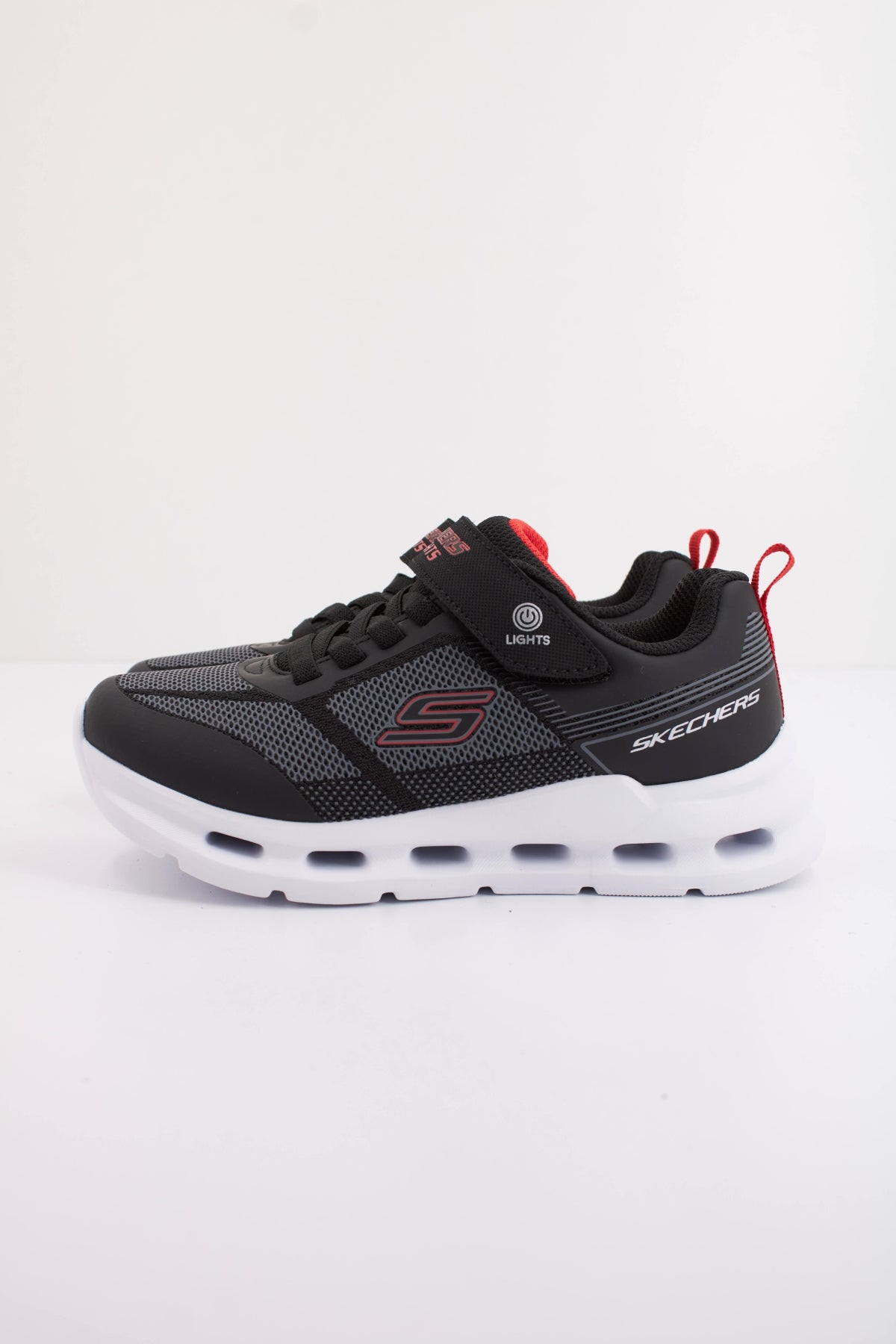 SKECHERS GLIDE STEP LIGHT en color NEGRO  (1)