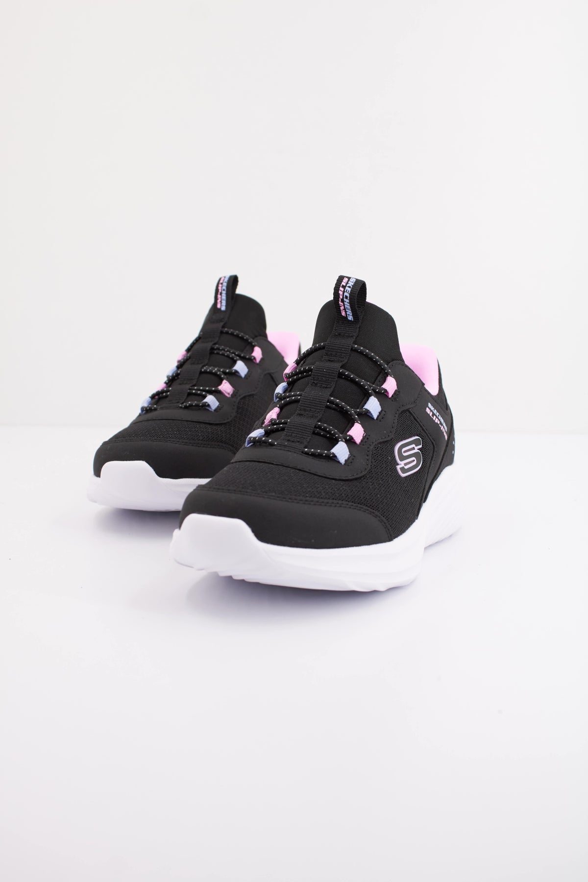 SKECHERS BOUNDER PRO en color NEGRO  (2)