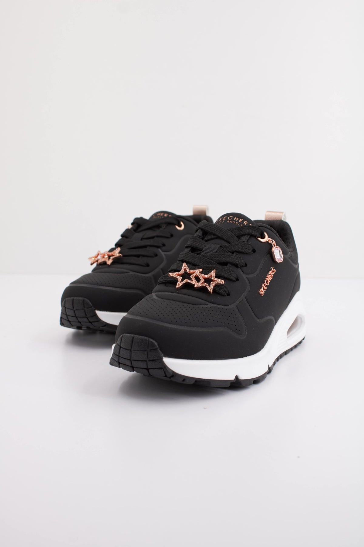 SKECHERS UNO GEN TRENDY JEWELS en color NEGRO  (2)