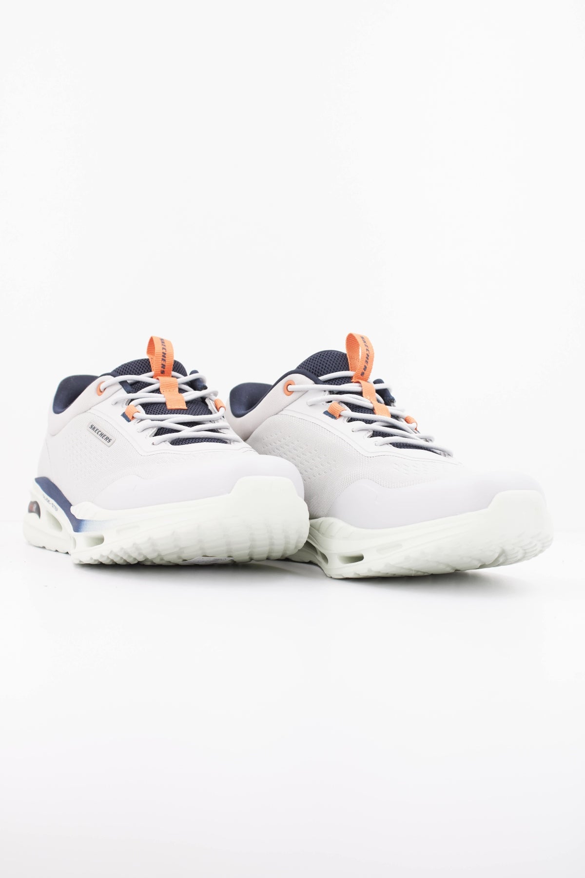 SKECHERS ARCH FIT ORVAN HUNTER en color GRIS  (2)