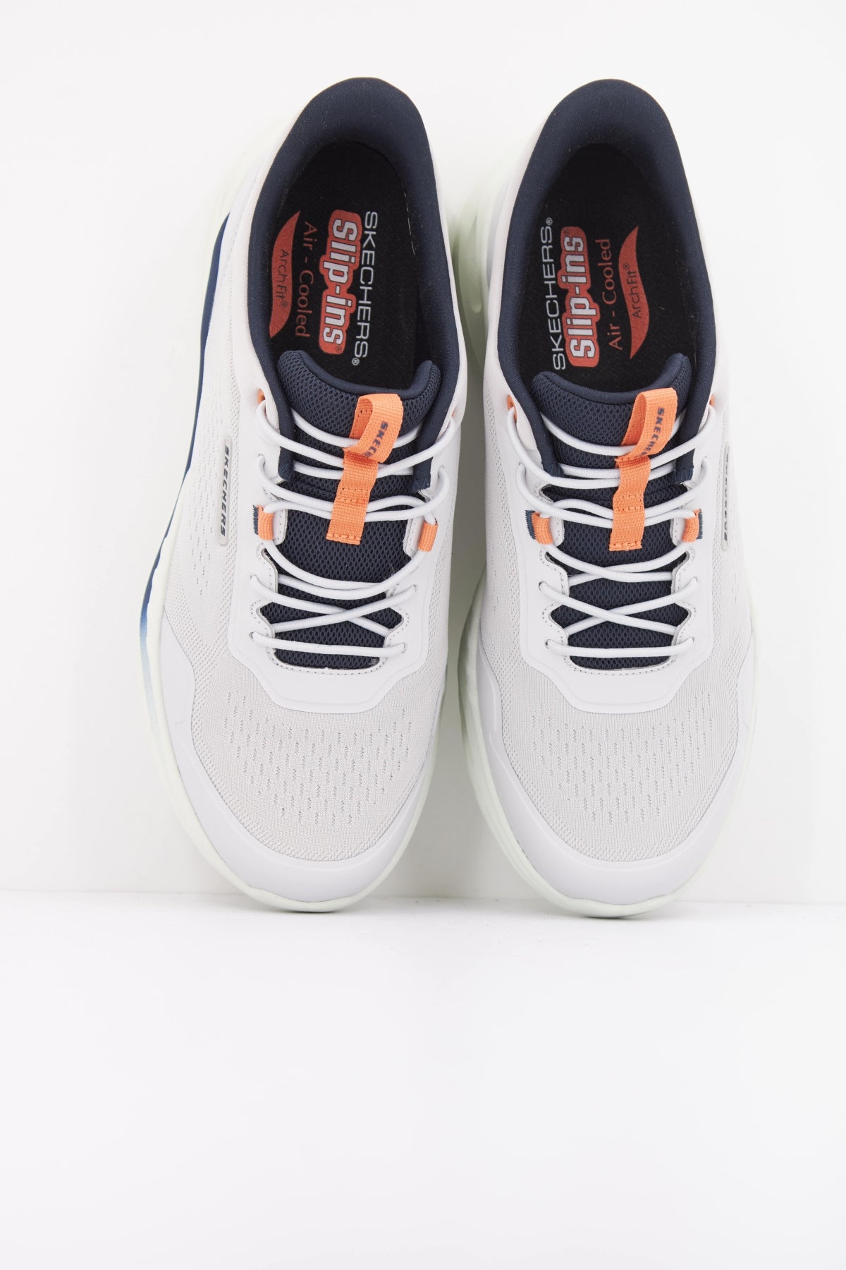 SKECHERS ARCH FIT ORVAN HUNTER en color GRIS  (3)