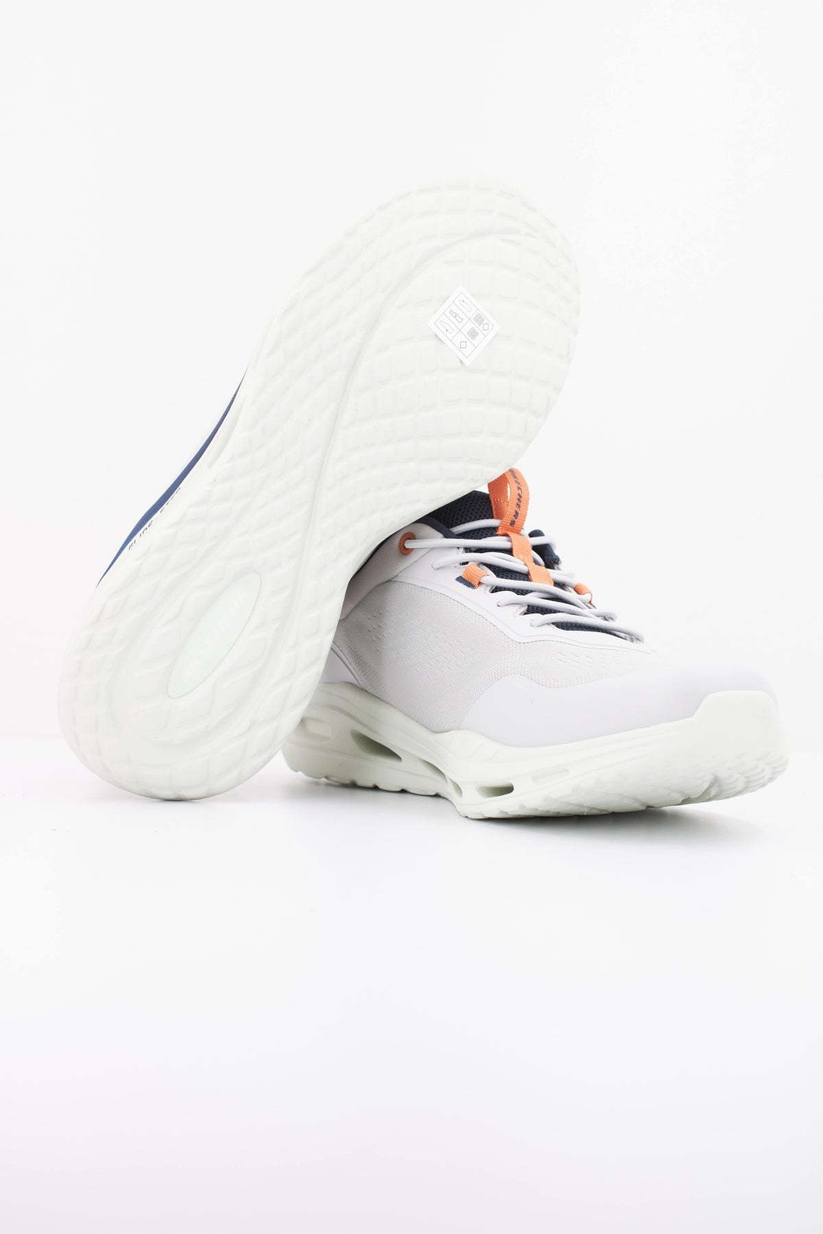 SKECHERS ARCH FIT ORVAN HUNTER en color GRIS  (5)