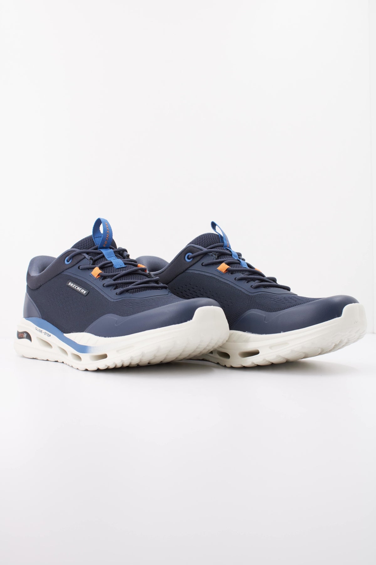 SKECHERS ARCH FIT ORVAN HUNTER en color AZUL  (2)