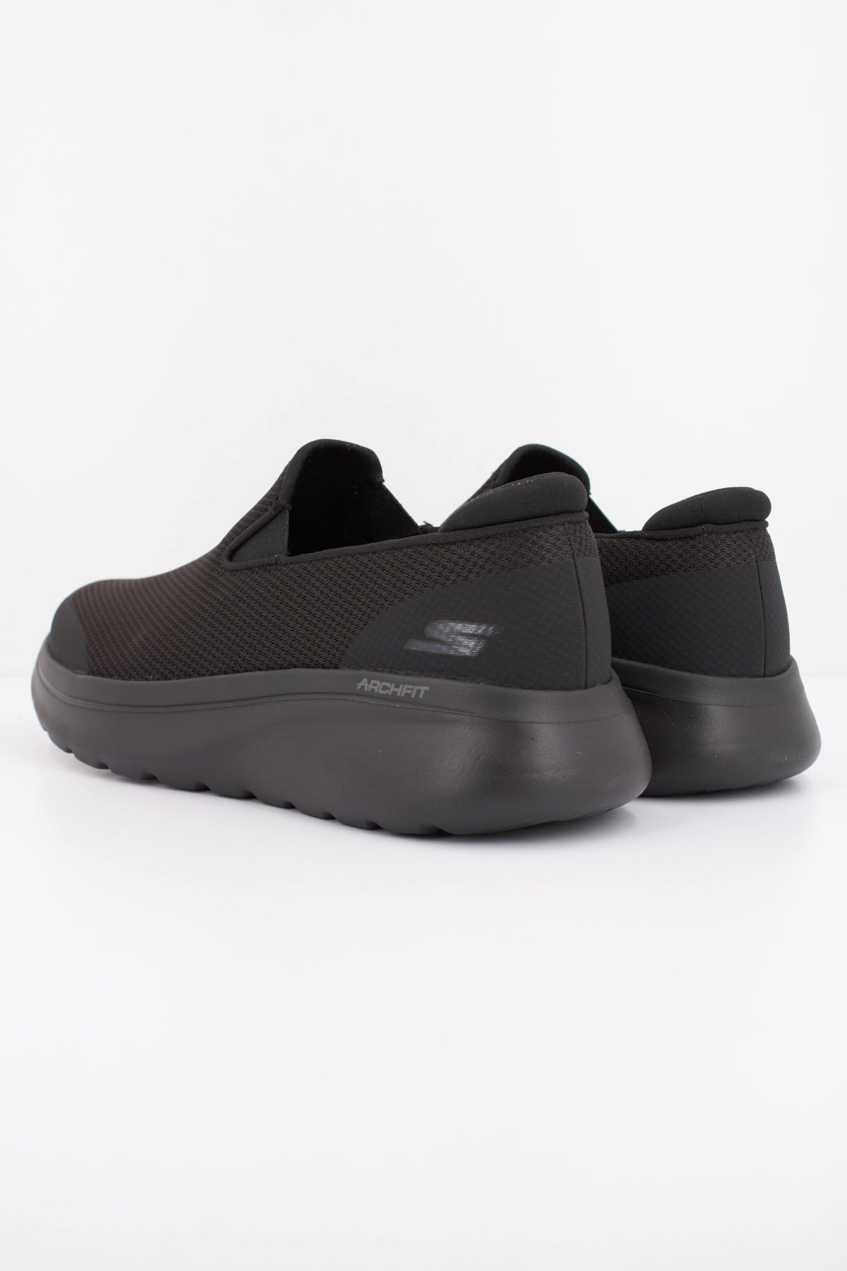 SKECHERS GO WALK ARCH FIT N JOY en color NEGRO  (4)