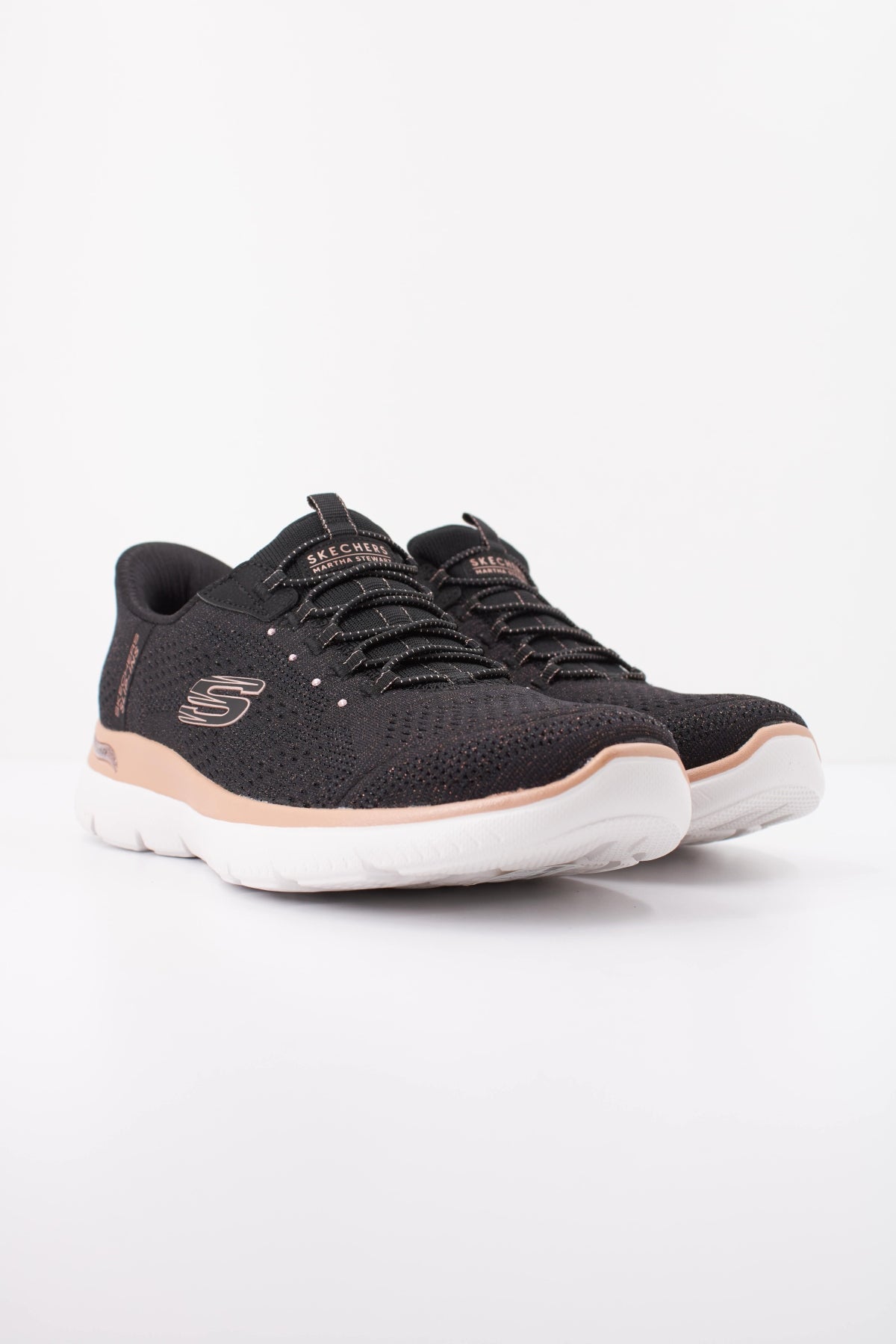 SKECHERS S ARCH FIT SUMMITS SOFT en color NEGRO  (2)