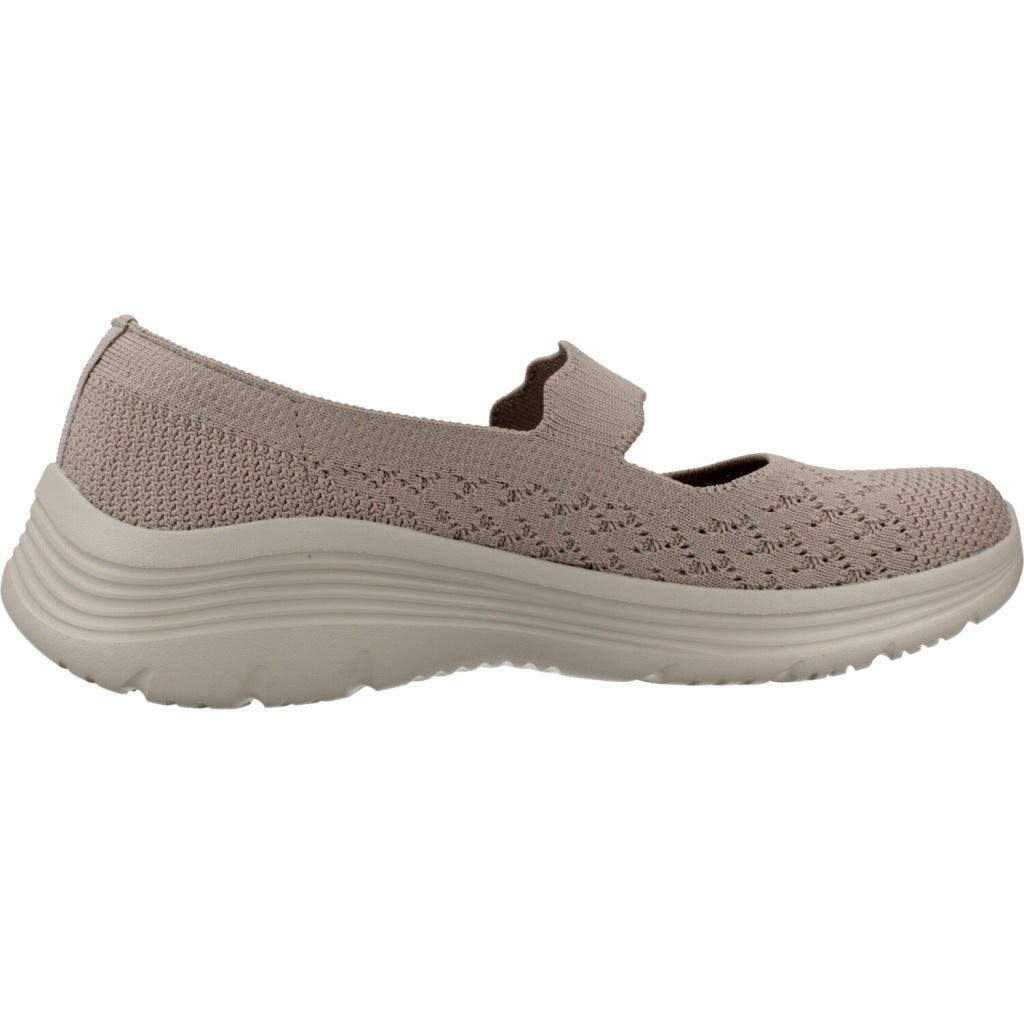 SKECHERS BEDFORD CHEERFUL GLOW en color BEIS  (4)