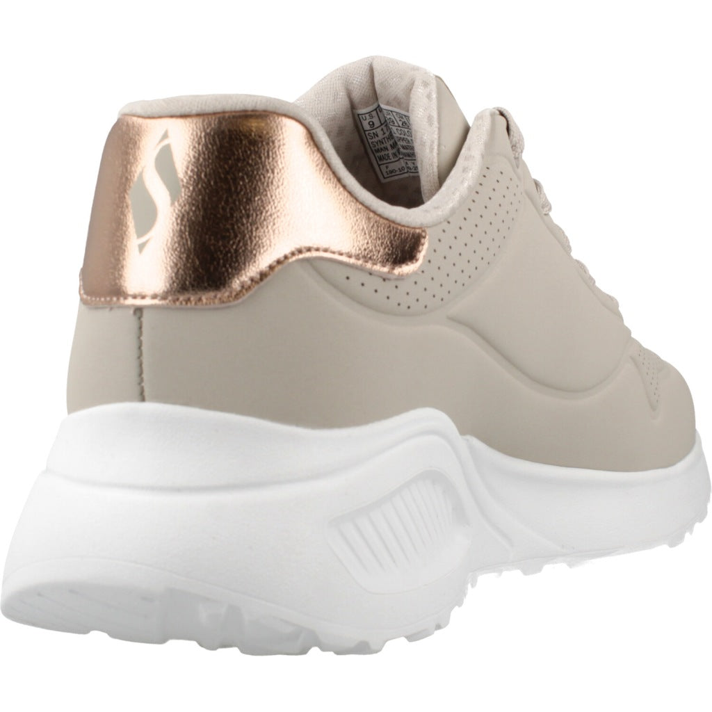 SKECHERS UNO LITE SHIMMER ALONG en color BEIS  (3)