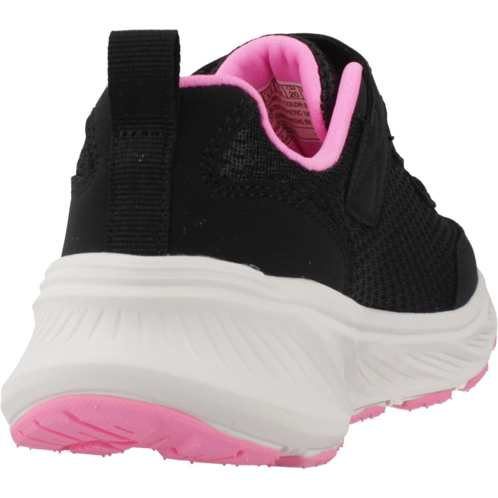 SKECHERS EDGERIDE SMOOTH JOURNEY en color NEGRO  (3)