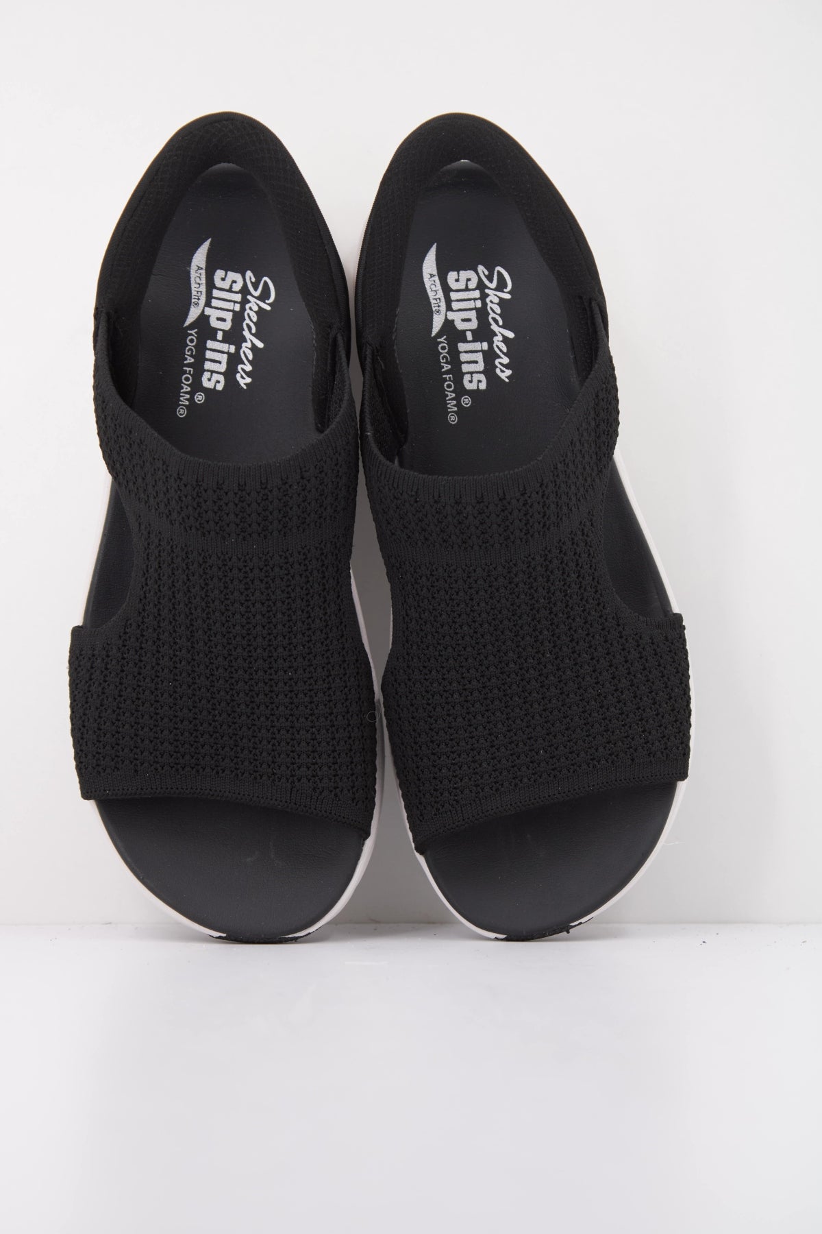 SKECHERS S  en color NEGRO  (3)