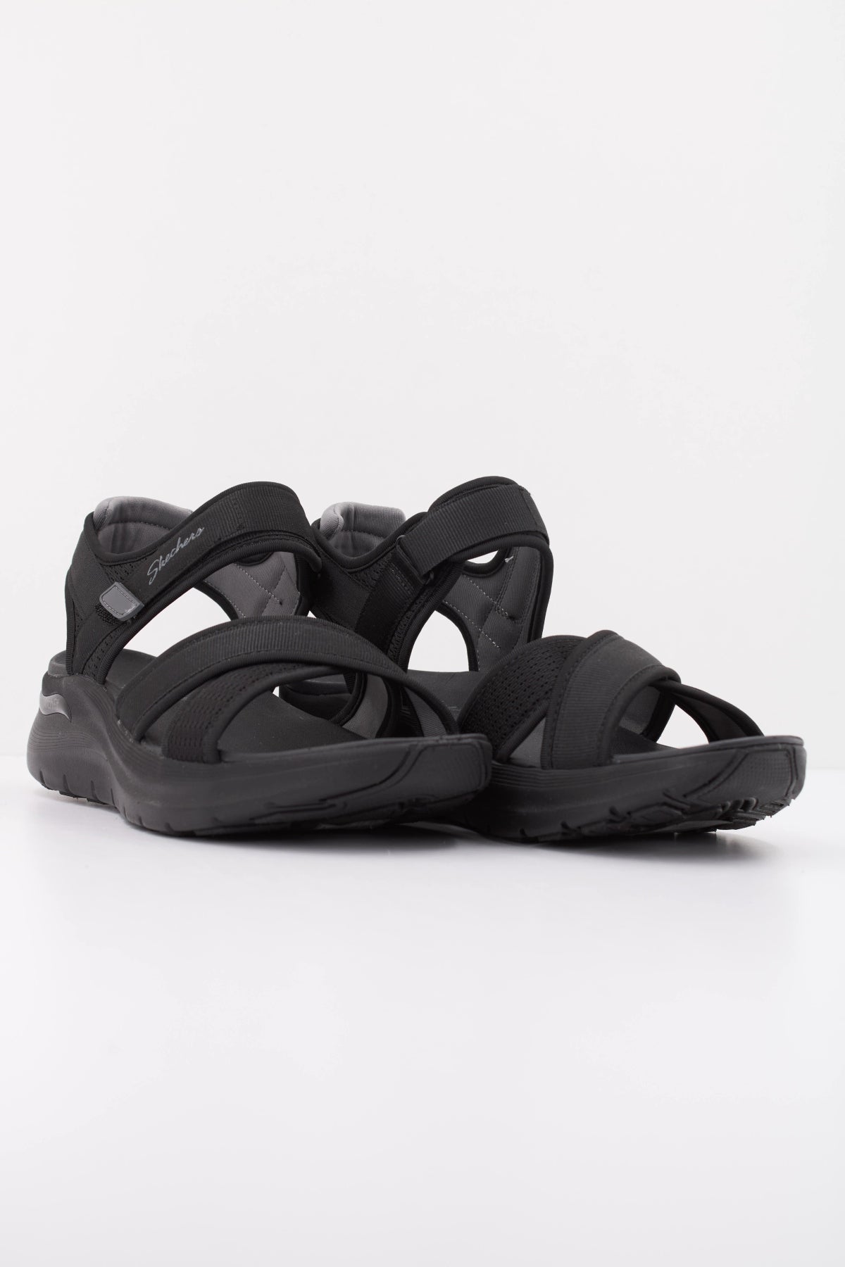 SKECHERS S  en color NEGRO  (2)