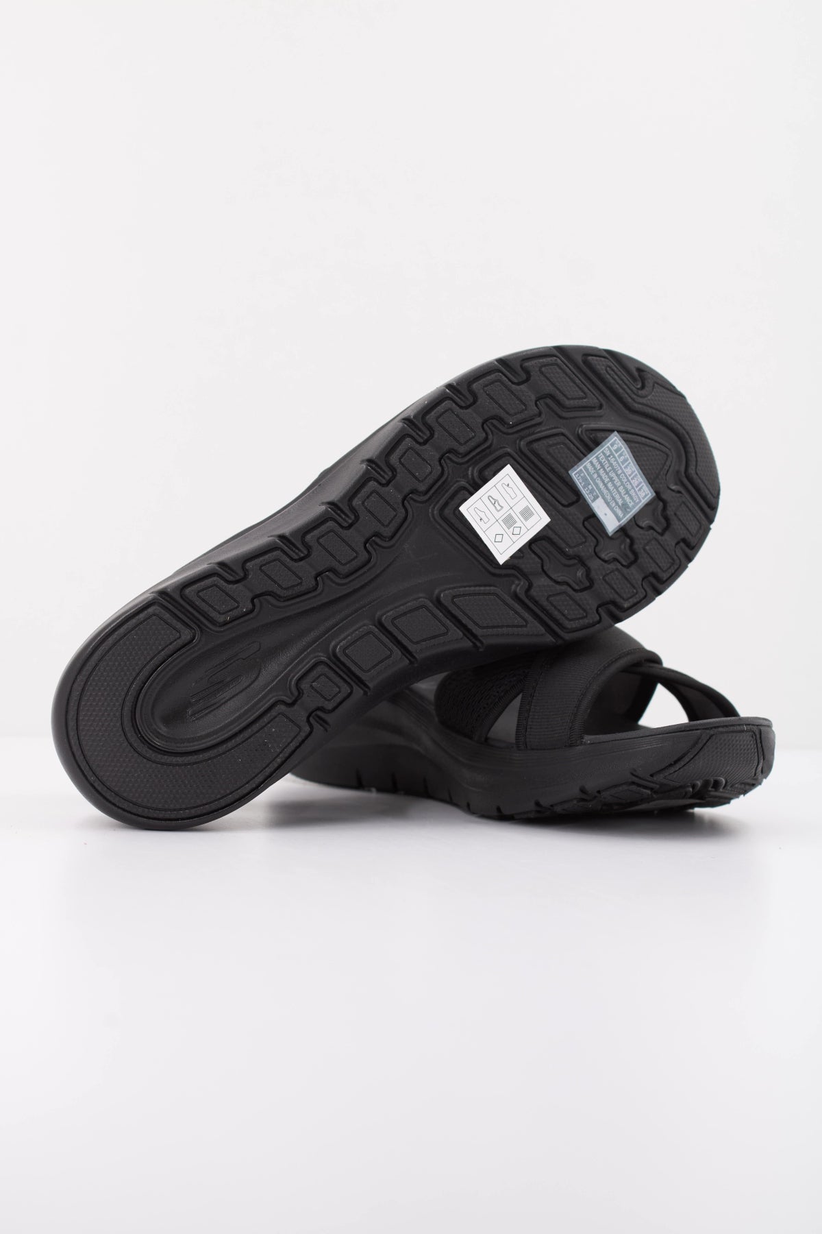 SKECHERS S  en color NEGRO  (5)