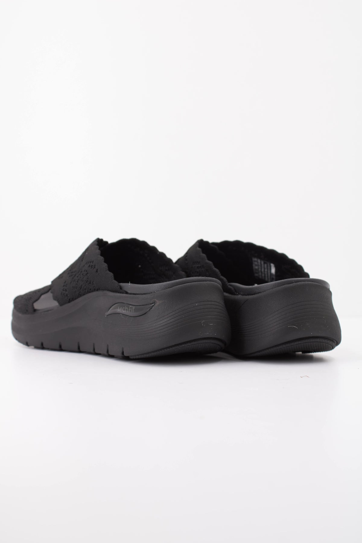 SKECHERS S  en color NEGRO  (4)