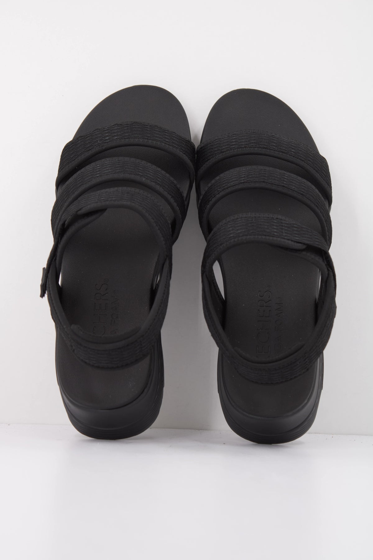 SKECHERS S en color NEGRO  (3)