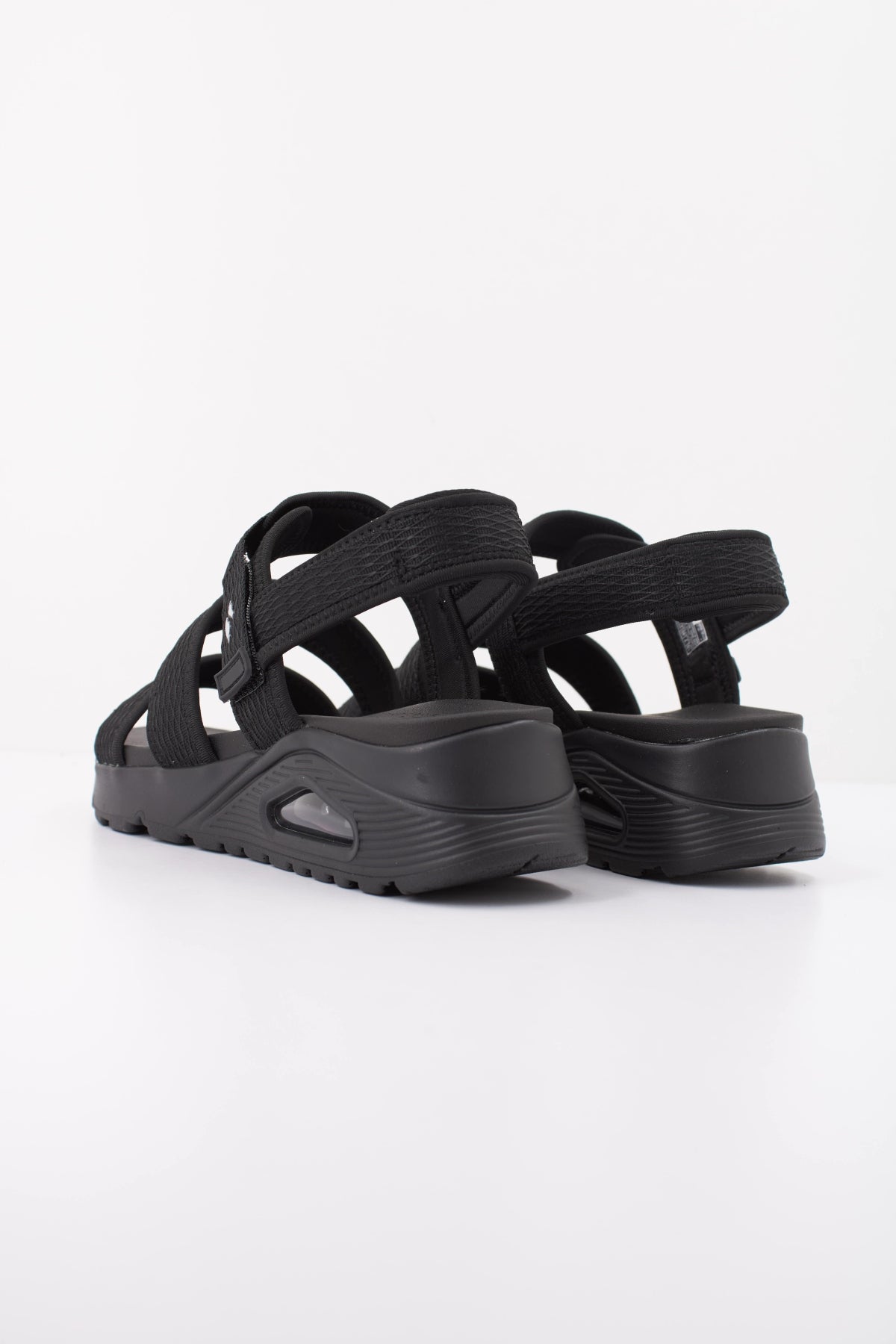 SKECHERS S en color NEGRO  (4)