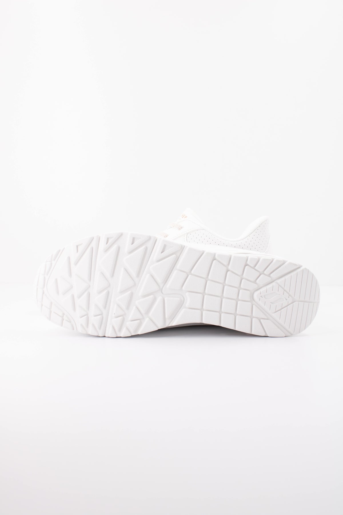 SKECHERS  en color BLANCO  (5)