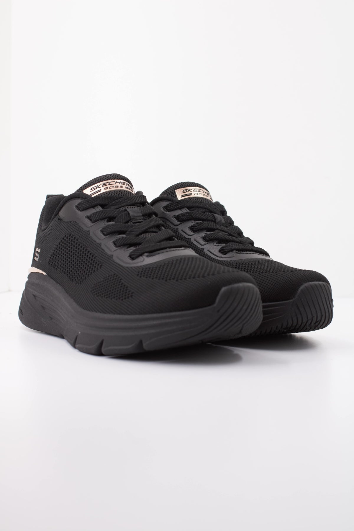 SKECHERS BOBS ARCH FIT ELEV en color NEGRO  (2)