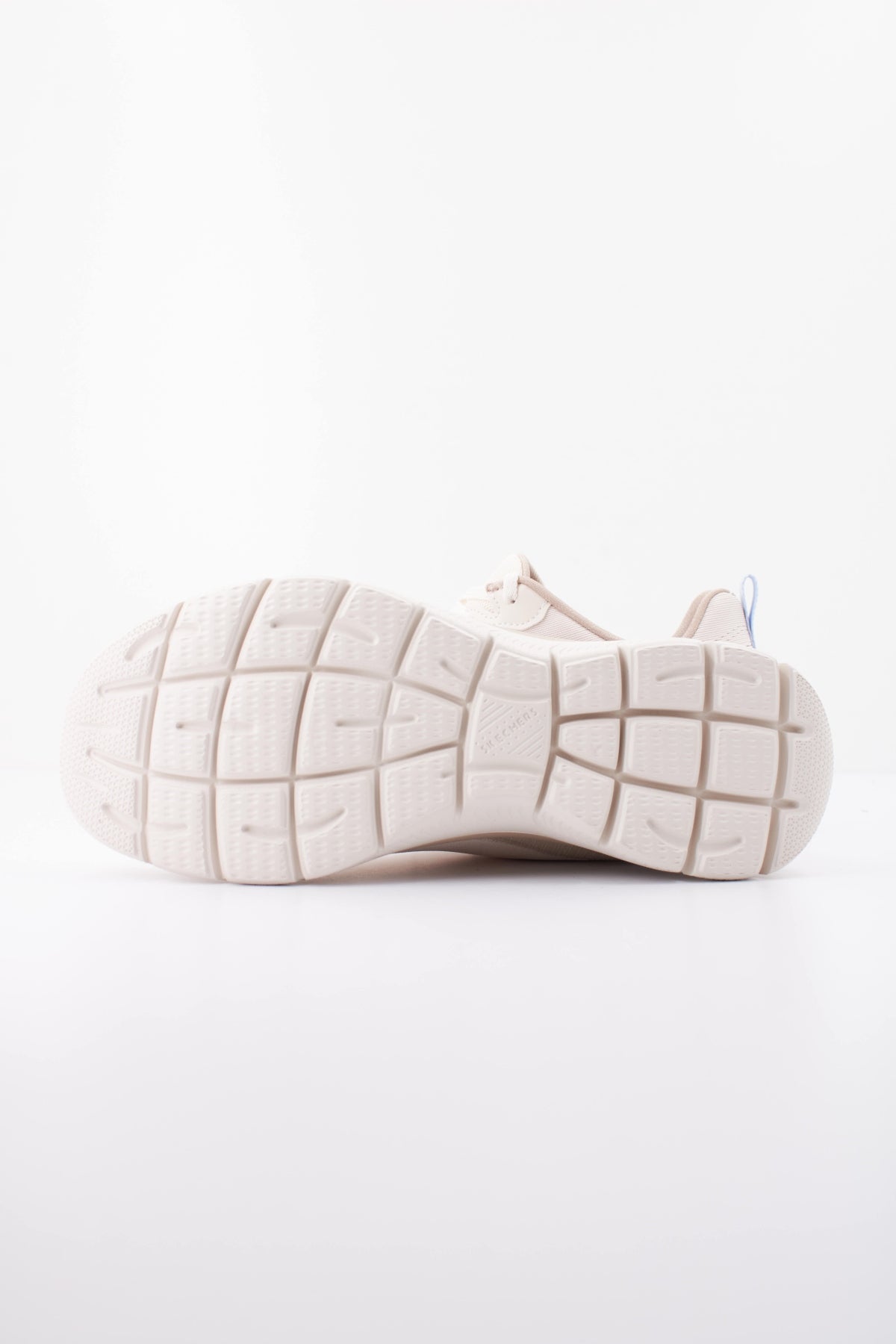 SKECHERS ARCH FIT SUMMITS DAILY FLOW en color BEIS  (5)