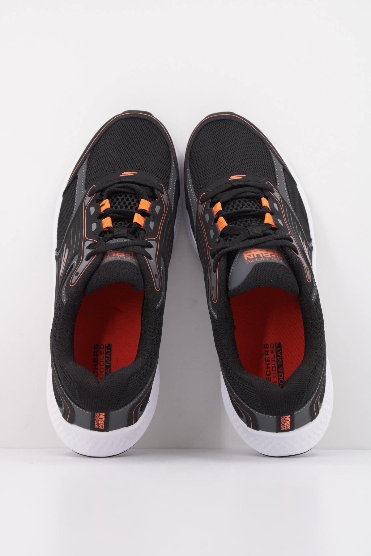 SKECHERS GO RUN CONSISTENT . en color NEGRO  (3)